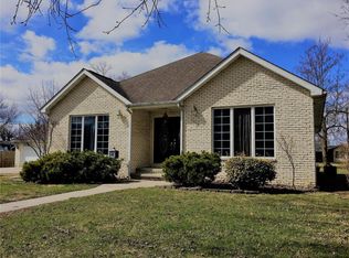 800 1st St, Gillespie, IL 62033