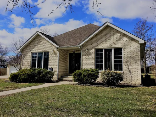 800 1st St, Gillespie, IL 62033