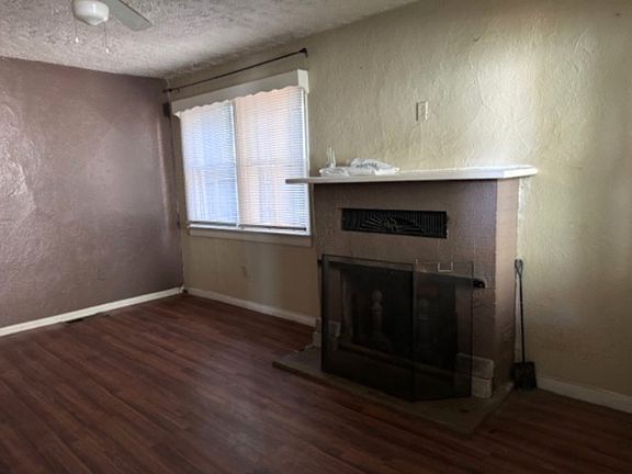 LIVING ROOM WITH FIREPLACE