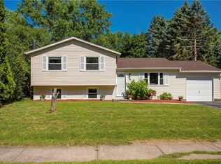 91 Snowberry Cres, Rochester, NY 14606