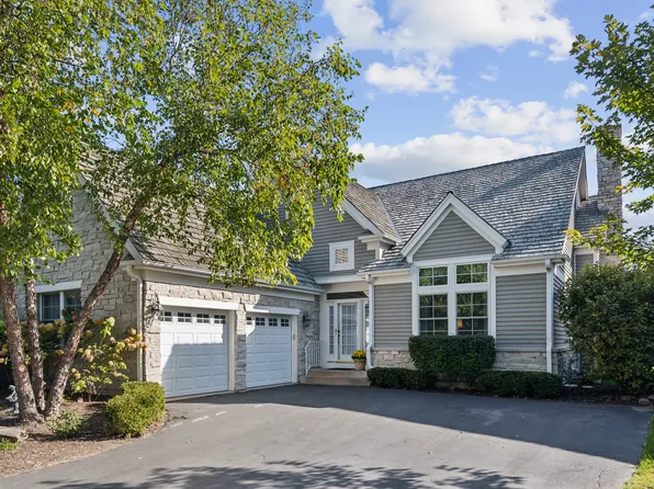175 S Danbury Ct, Lake Forest, IL 60045