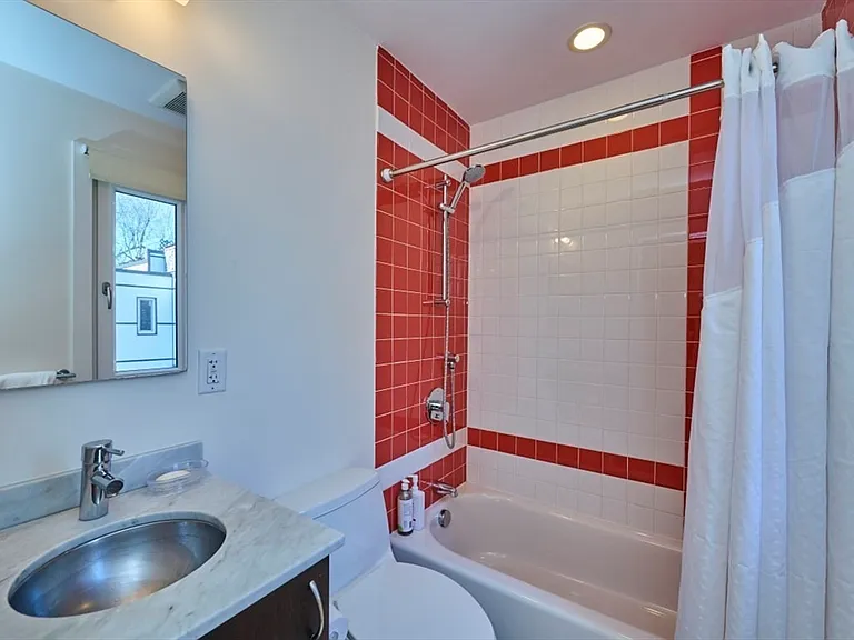 17 Clary St #1 — Photo 7