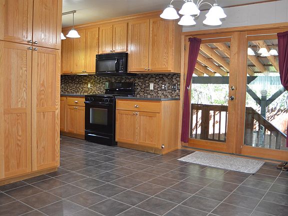 5th image of 808 6th St