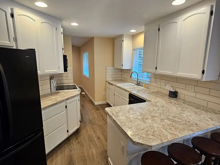 1574 SE Nylace Ln — Photo 11