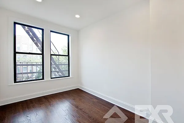 Rented by EXR | media 13