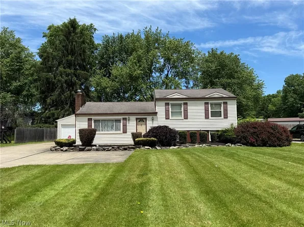 4828 New Rd, Youngstown, OH 44515