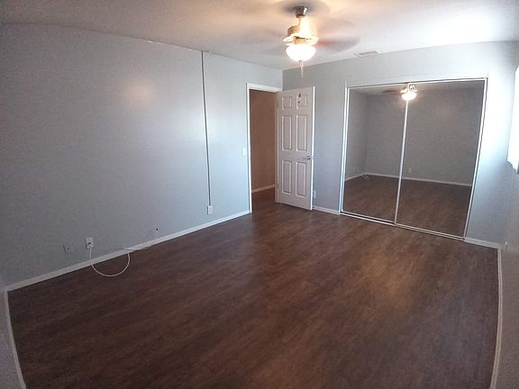 3rd image of 137 Woodlake Dr