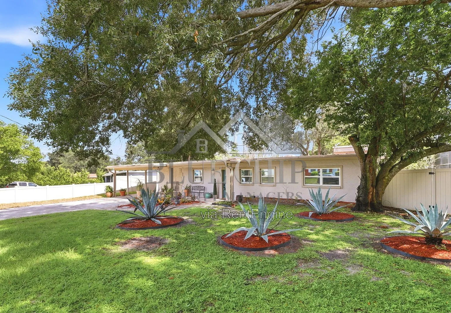 3 bed, 2.5 bath, 1898 sqft, $2,995 — Photo 3