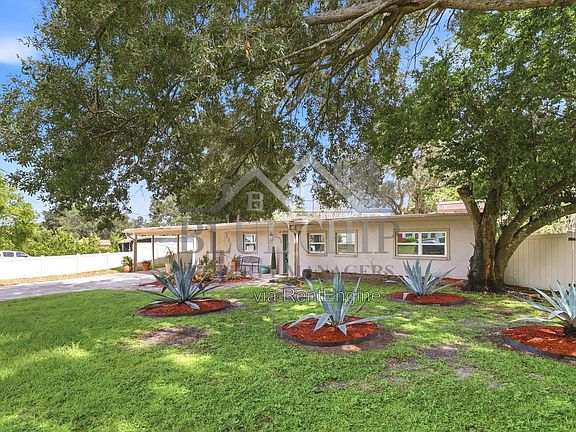 3rd image of 6714 Nina Rosa Dr #A