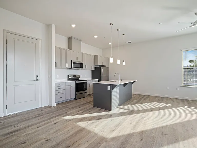 La Vida 55+ Luxury Living — Photo 46