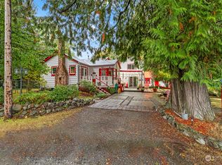 105 Sunnyhill Rd W, Bremerton, WA 98312