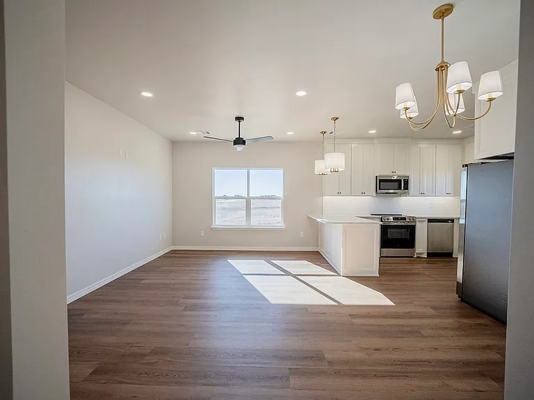 19001 Sierra Madre Dr — Photo 27
