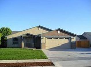 2477 Redwood Ave, Longview, WA 98632