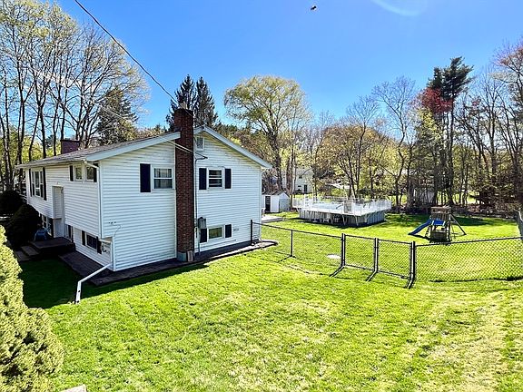 4th image of 4 Richardson Rd