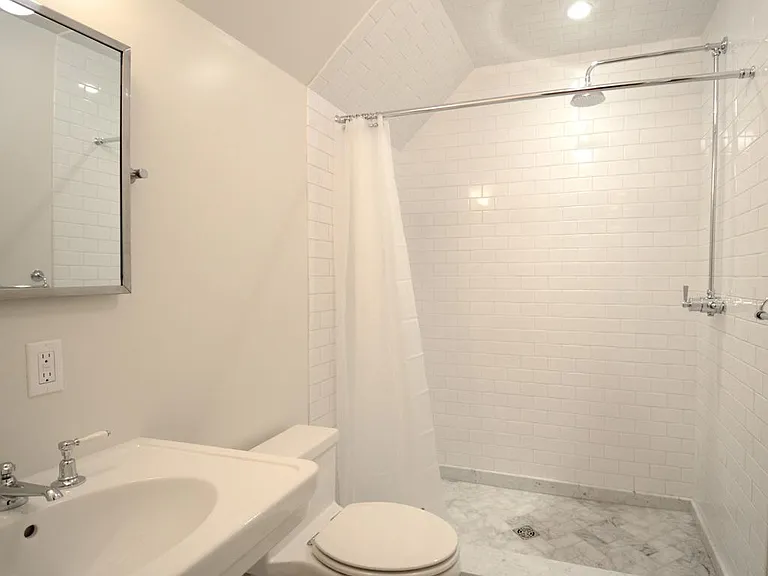 3rd floor full bath