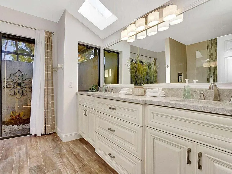 14148 Paddock Dr — Photo 10