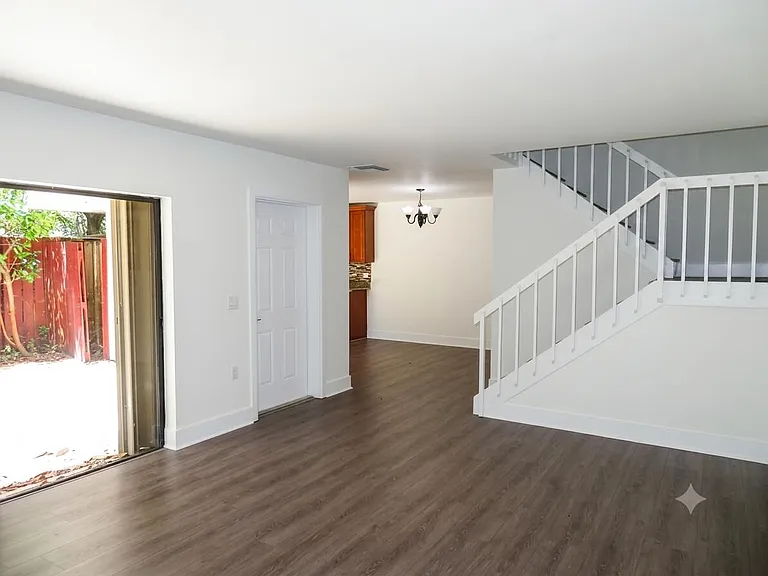1700 Embassy Dr #708 — Photo 5