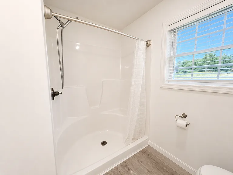 40 Doughty Blvd — Photo 11