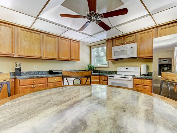 5th image of 8600 Batavia Way