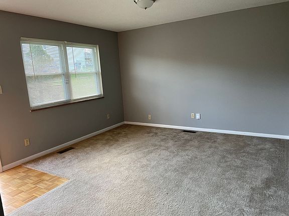 3rd image of 4920 Oakbrook Ct