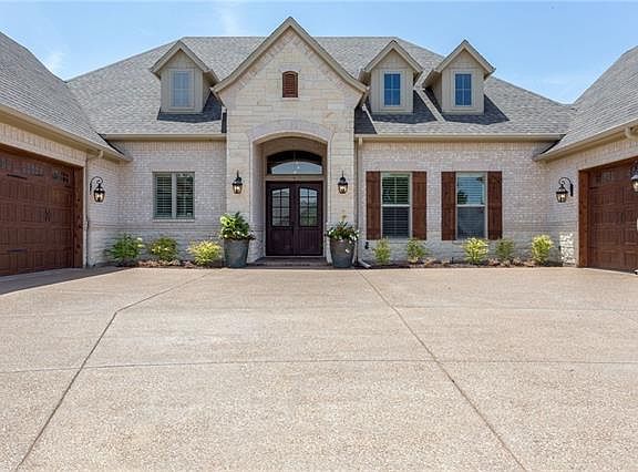 2nd image of 6430 Pinehurst Dr