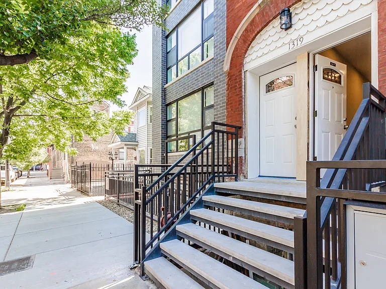 1319 W Cullerton St #1R — Photo 10