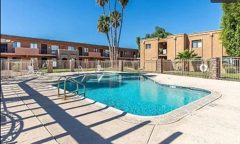 2 bed, 759 sqft, $1,145 — Photo 3