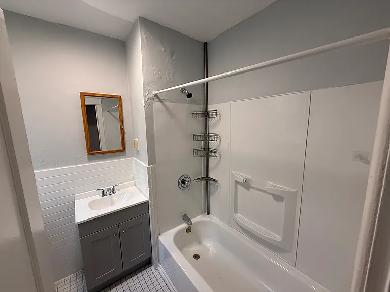 216 S Carol Blvd — Photo 10