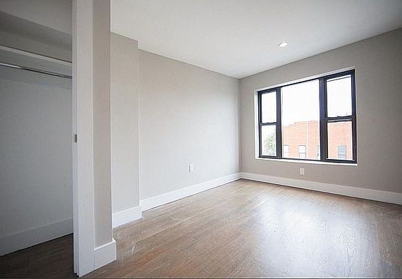3rd image of 241 Jefferson Ave #3R