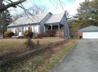 221 Hathaway Rd, Acushnet, MA 02743