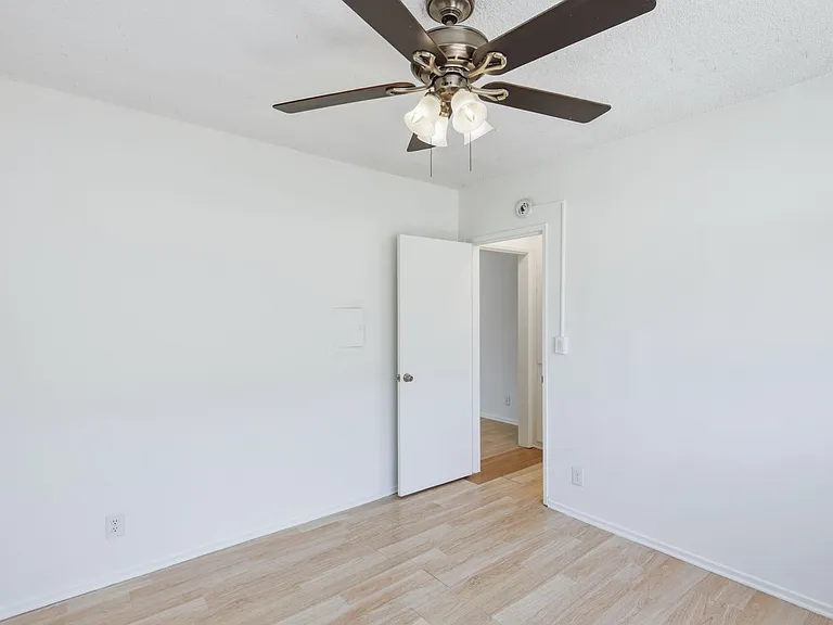 Lillian Way Apartments — Photo 13