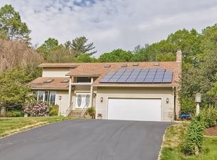 22 Forest Park Dr, Mendon, MA 01756