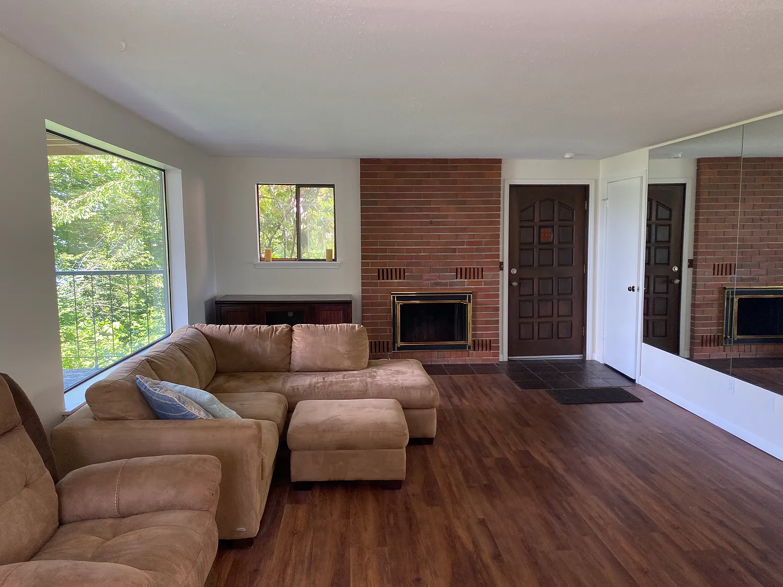 2 bed, 1200 sqft, $2,100 — Photo 4