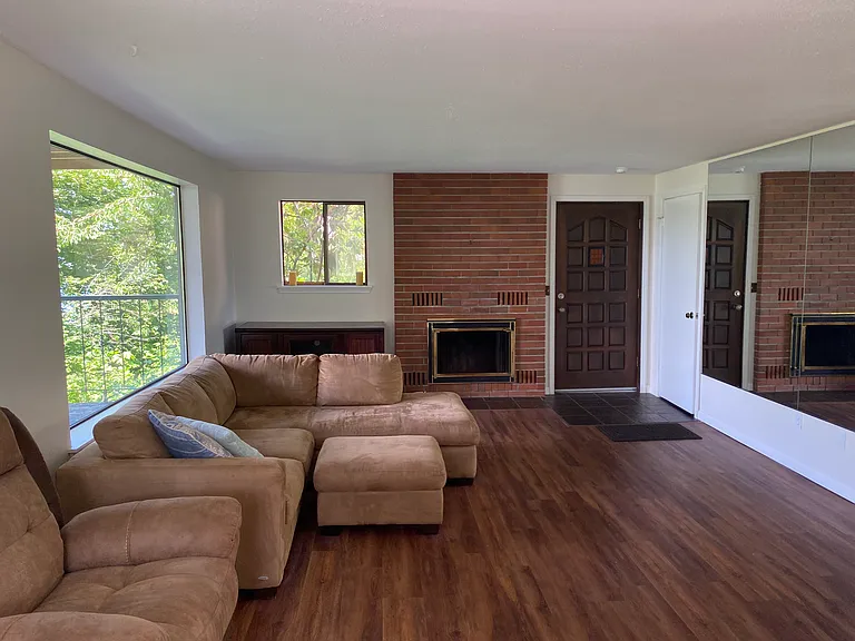 282 Farragut Ave N #282 — Photo 4