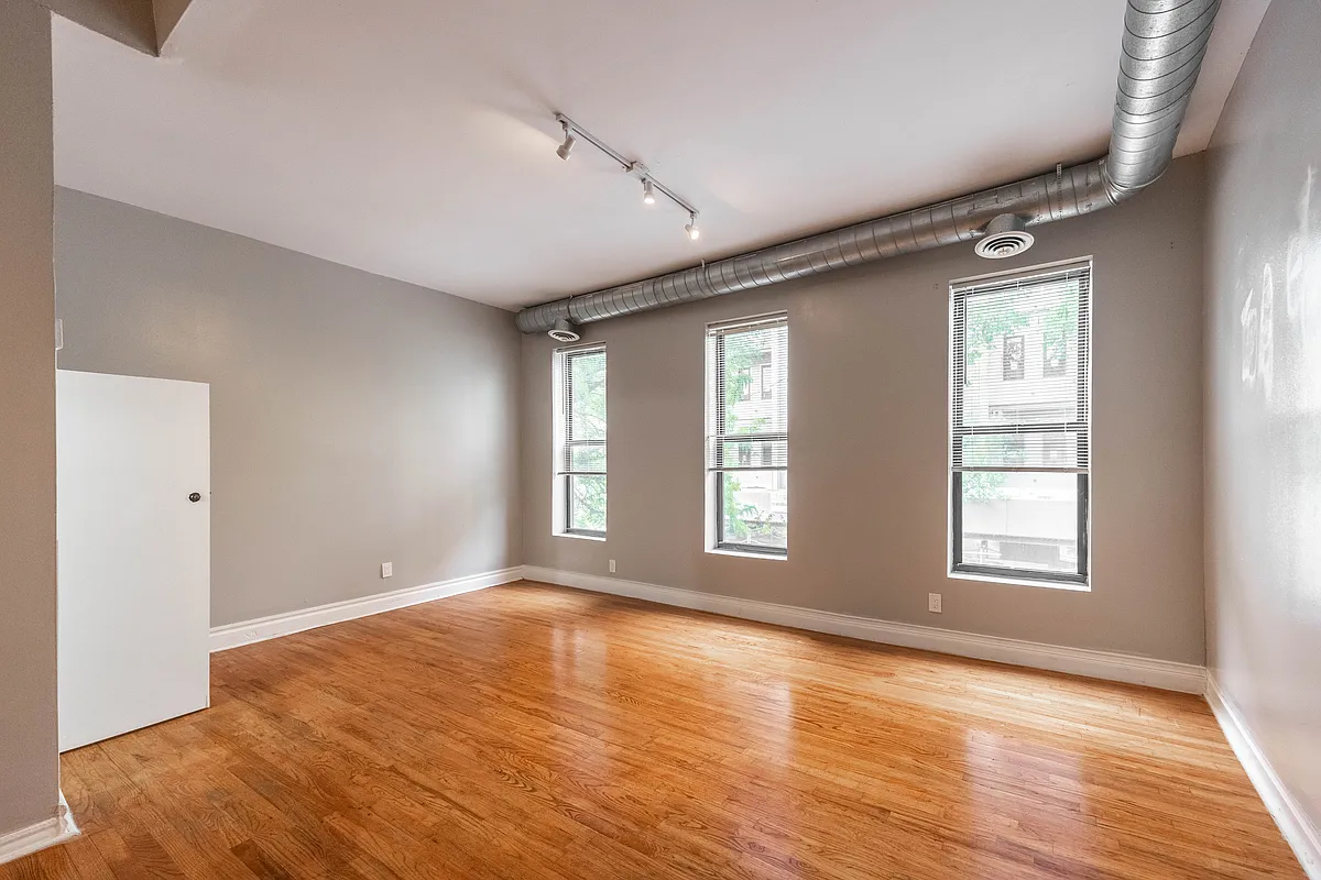 Photo 2 of 15 - 1877 N Milwaukee Ave #1 - Chicago, IL Building Photo - 1877 N Milwaukee Ave #1