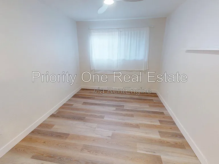 4420 Cleveland Ave #4 — Photo 15