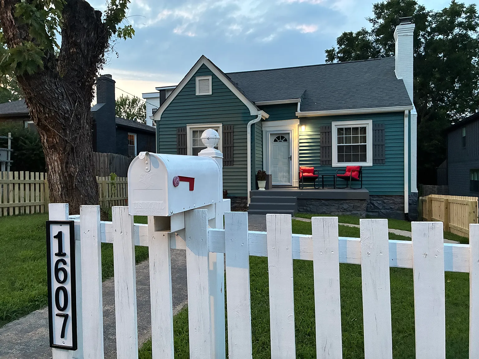 3 bed, 1225 sqft, $3,100 — Photo 3