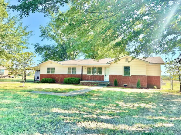701 N Main St, Kinta, OK 74552