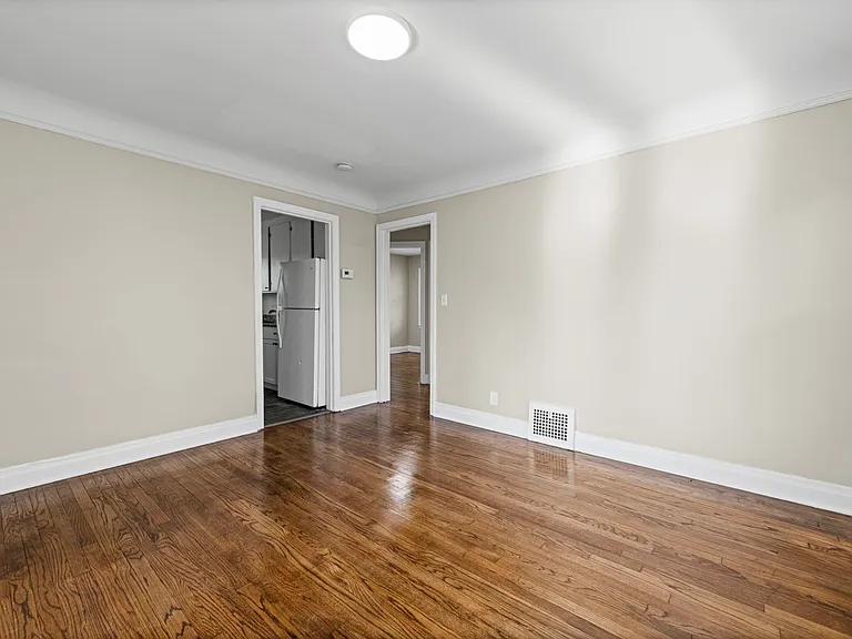 12818 Marlowe St #UP — Photo 9