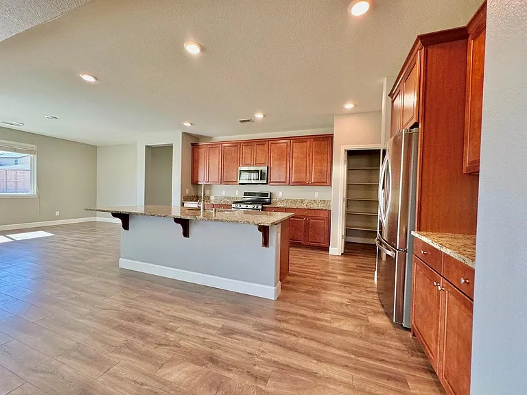10520 Rollins Dr — Photo 7