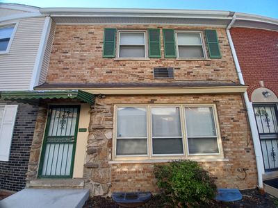 7246 S Coles Ave APT B, Chicago, IL, 60649