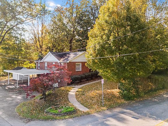 4th image of 418 Highland Ave