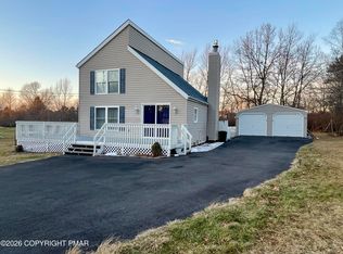 1153 Glade Dr, Long Pond, PA 18334