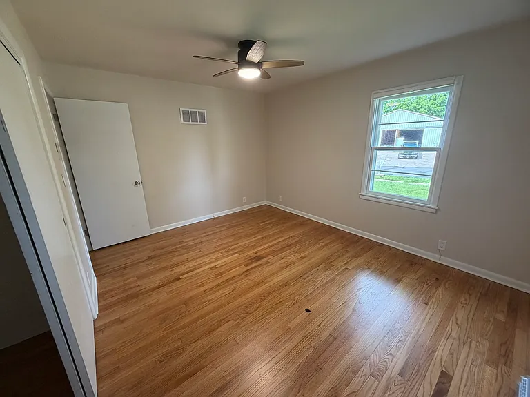 104 Market St — Photo 15