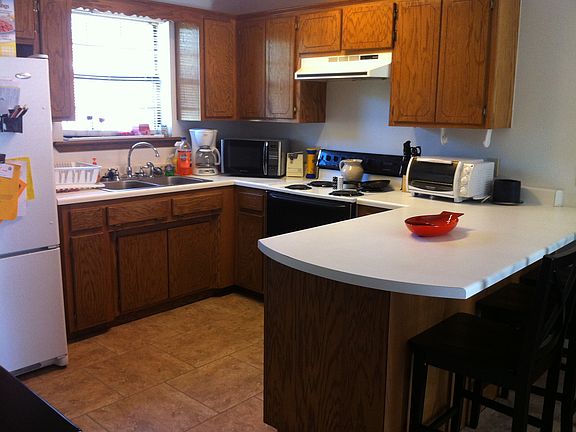 2nd image of 1220 Adam Dr