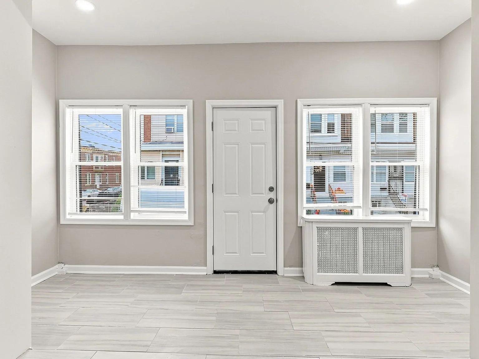 3 bed, 1216 sqft, $2,300 — Photo 3