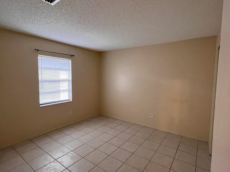 1675 Jack Oates Blvd #5 — Photo 5