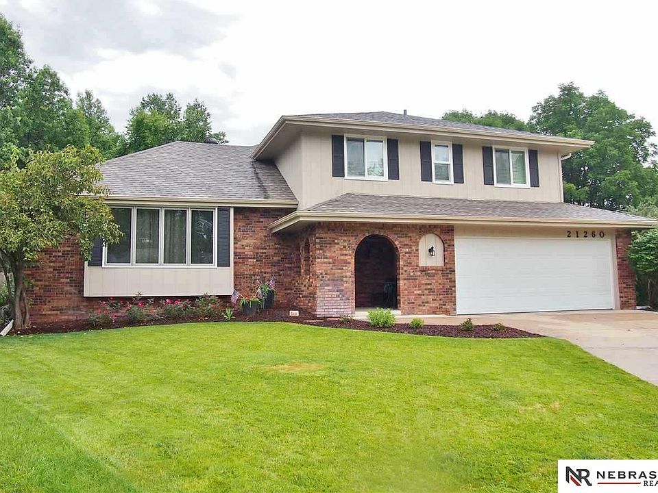 1st image of 21260 Greenlawn Cir