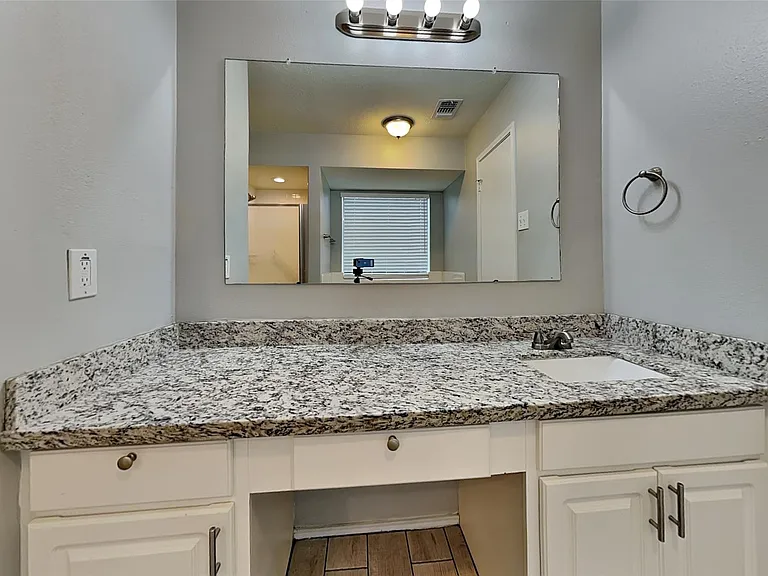 26010 Richards Rd — Photo 10