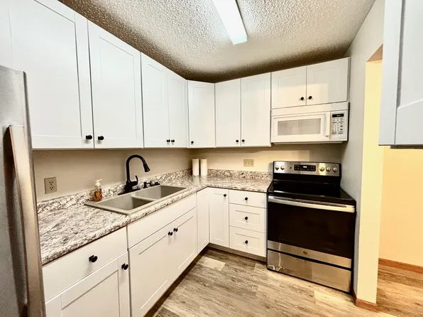 1415 Lake St APT 122, Alexandria, MN 56308